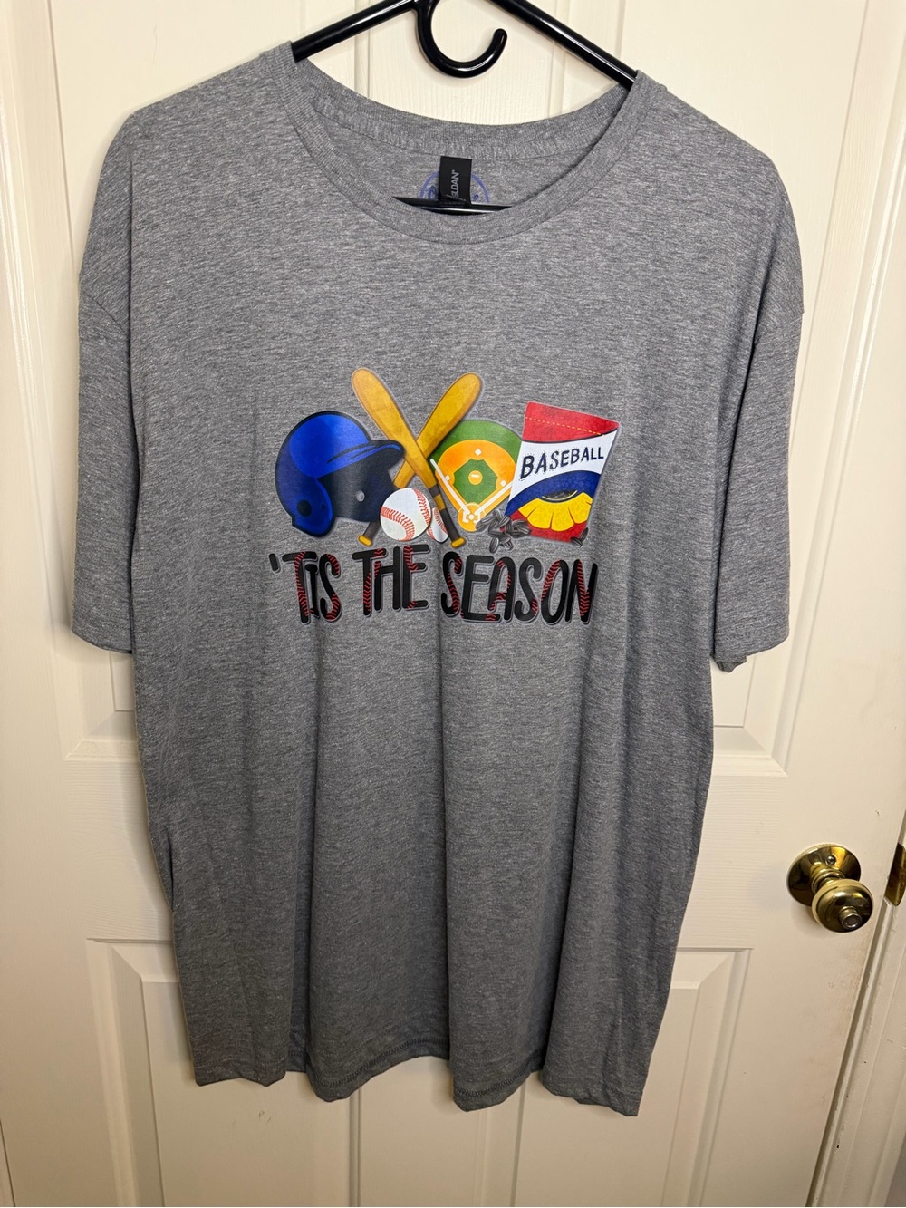 Gildan Gray Short Sleeve Baseball Graphic Tee- Size XL